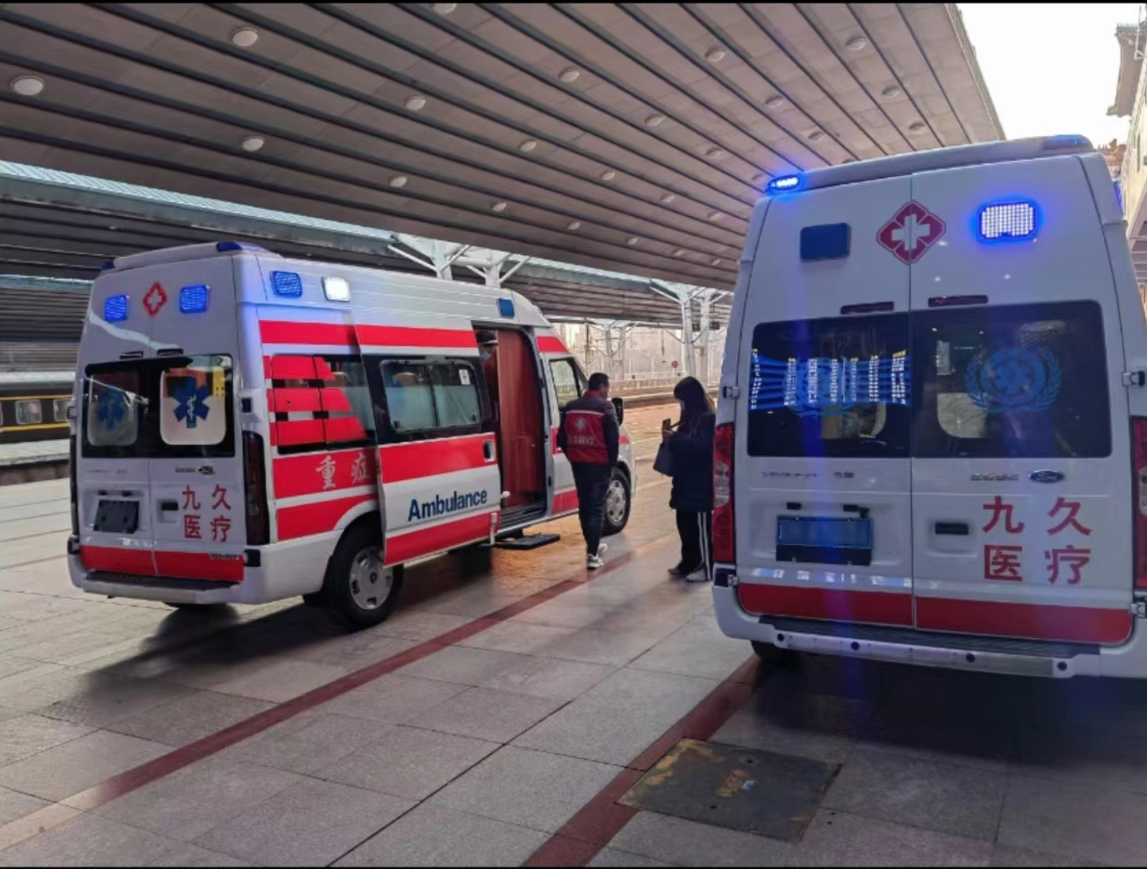 老河口市救护车长途转运